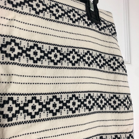 Ann Taylor Black Patterned Fully Lined Mini Skirt - Picture 2 of 6